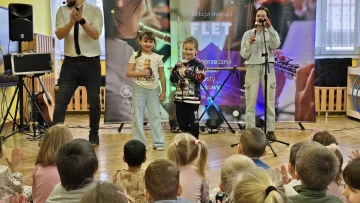 Szkoła Muzyczna Yamaha -Flet -lekcja muzyki.