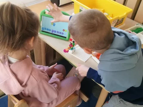 Robotyka - cykl zajęć w budowaniu i konstruowaniu z klocków lego!