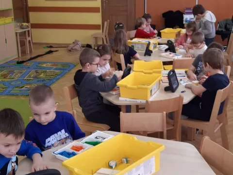 Robotyka - zajęcia w grupach starszych.