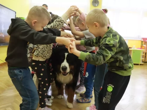 Zajęcia z dogoterapii w Lajkoniku!