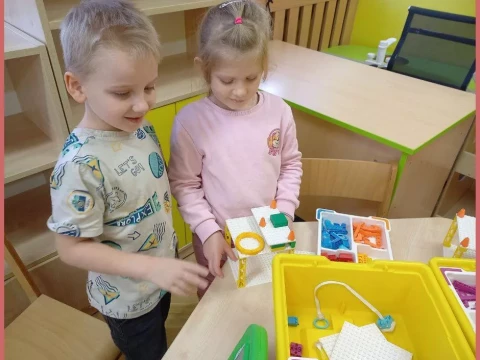 Zajęcia z Robotyki- samochodzik taxi.